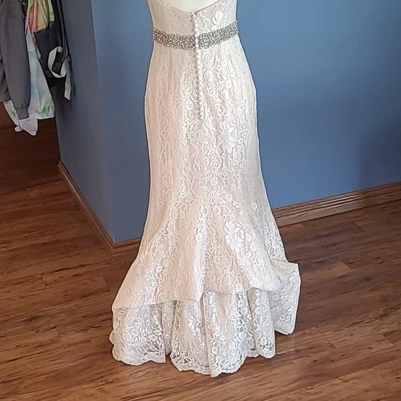 Maggie Sottero wedding gown - Picture 15 of 17